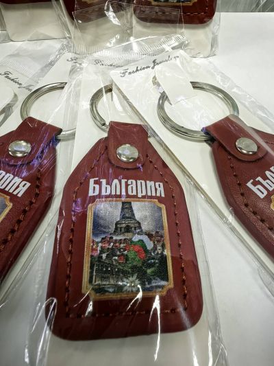 Подаръчен ключодържател „България“ от еко кожа с метален ринг